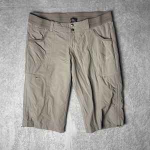 KUHL Womans Hiking Shorts Size 12 Khaki Cargo Outdoor Pockets Zip Button